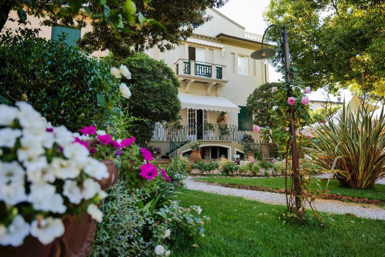 Hotel Club I Pini - Residenza D'Epoca In Versilia Lido di Camaiore Exterior photo
